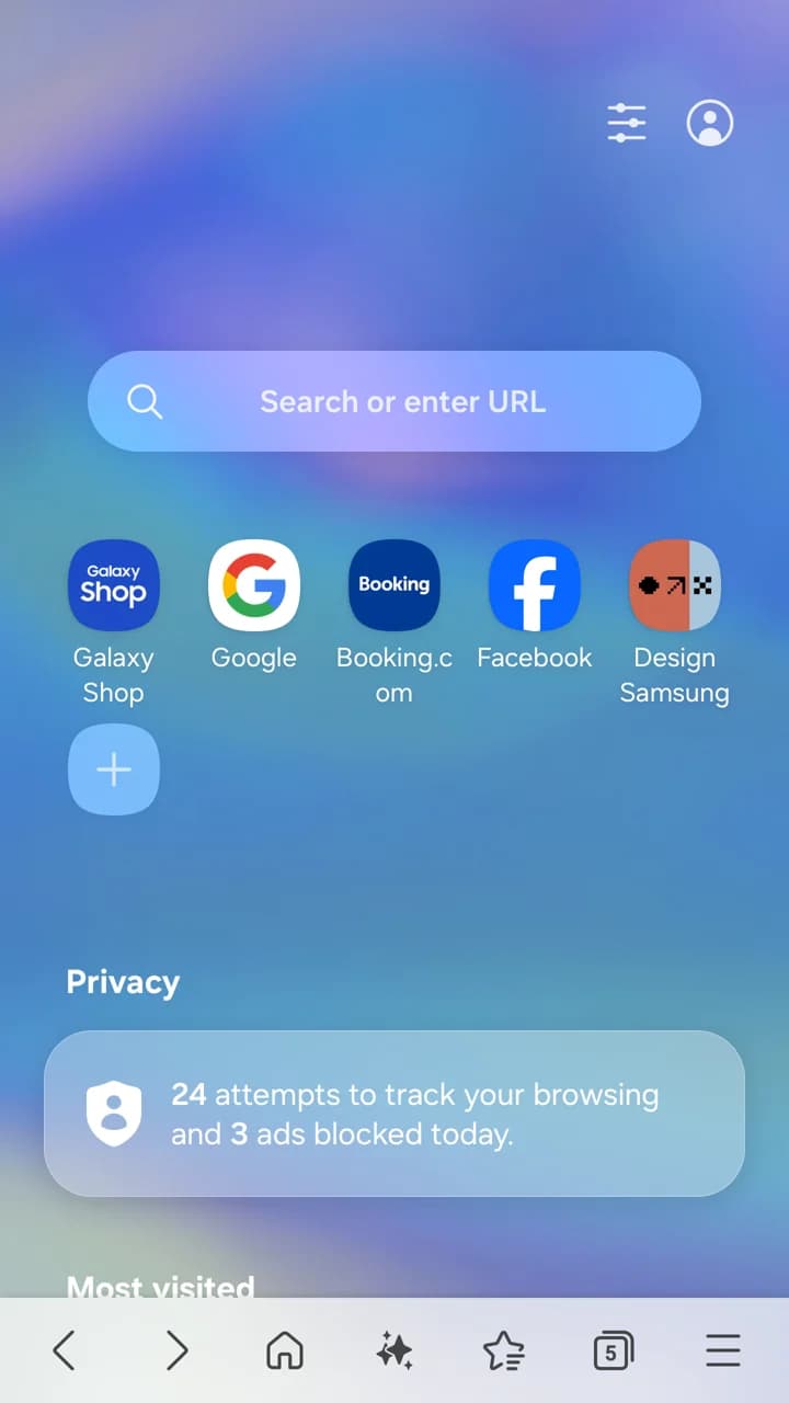 Samsung official Android screenshot showing Quick access, a privacy status panel and the bottom toolbar.